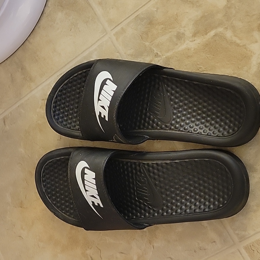 Nike 6Youth sliders